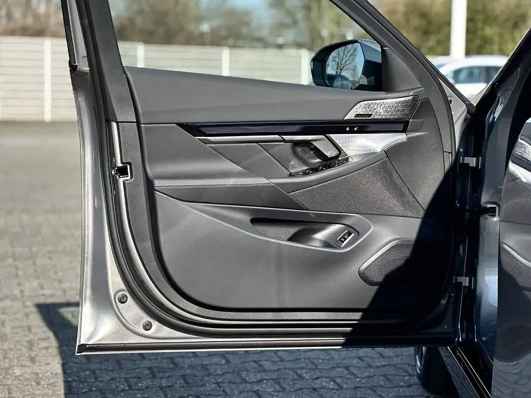 BMW 520 - Thumbnail 8