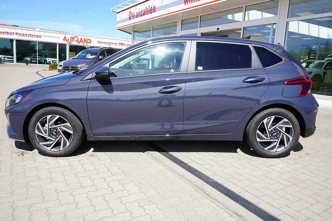 Hyundai i20 - Thumbnail 2