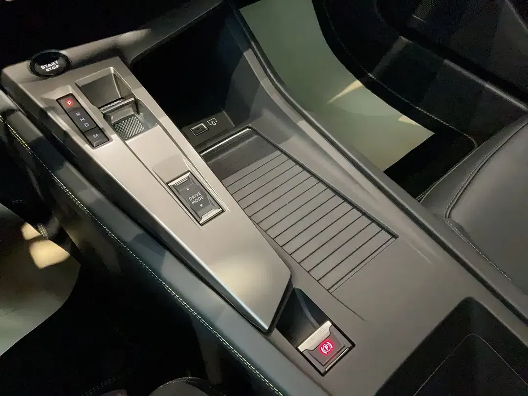 Peugeot 308 - Thumbnail 10