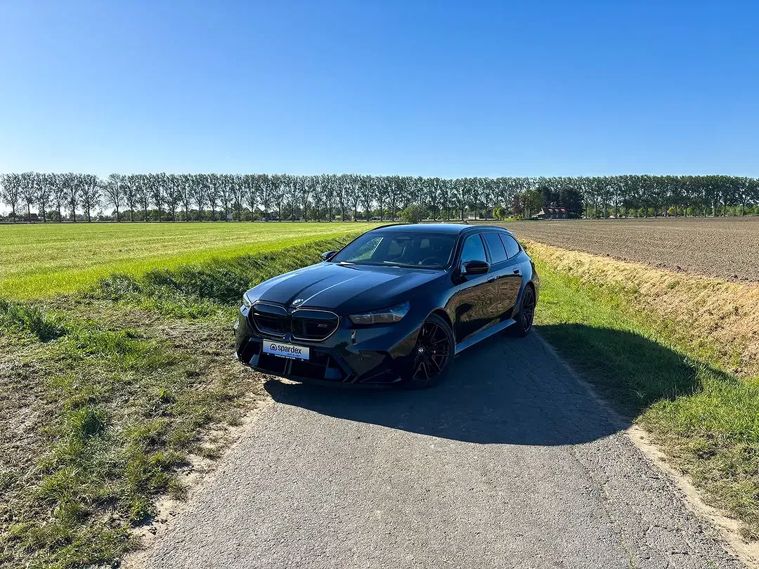 BMW M5 - Thumbnail 2