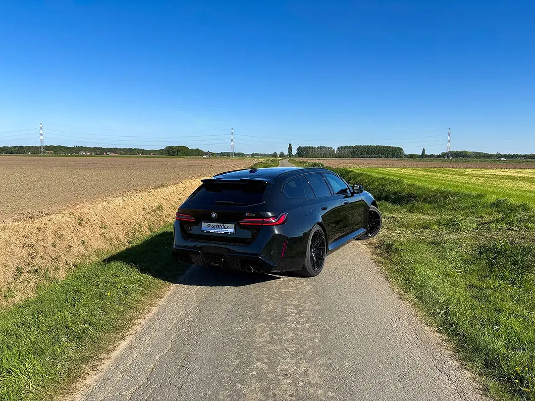 BMW M5 - Thumbnail 4
