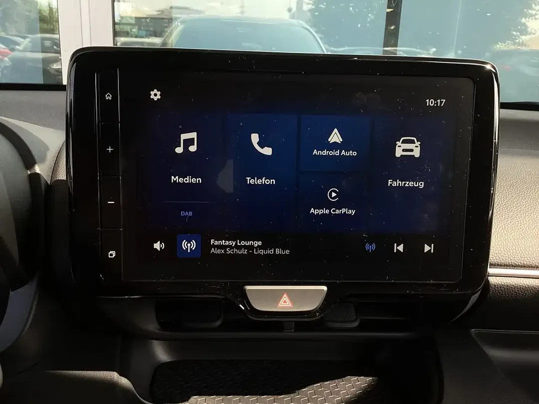 Toyota Yaris - Thumbnail 10