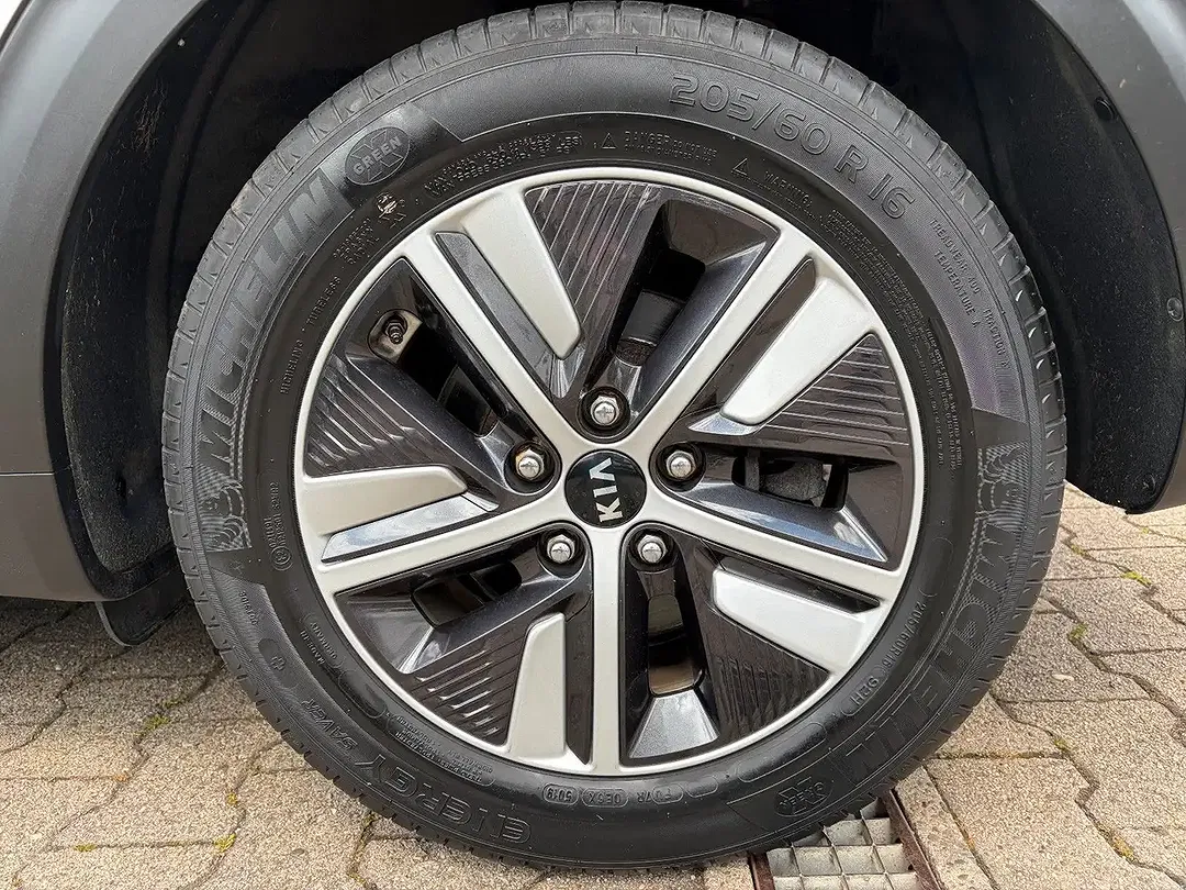 Kia Niro - Thumbnail 9