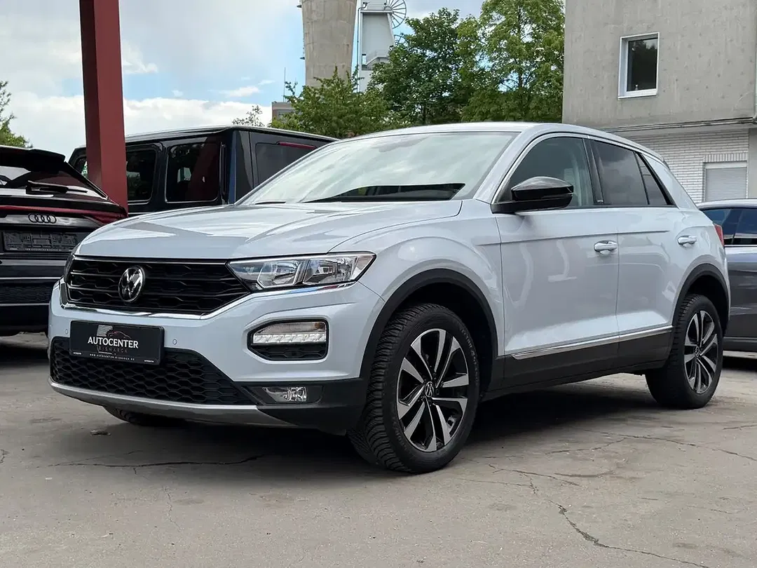Volkswagen T-Roc - Thumbnail 2