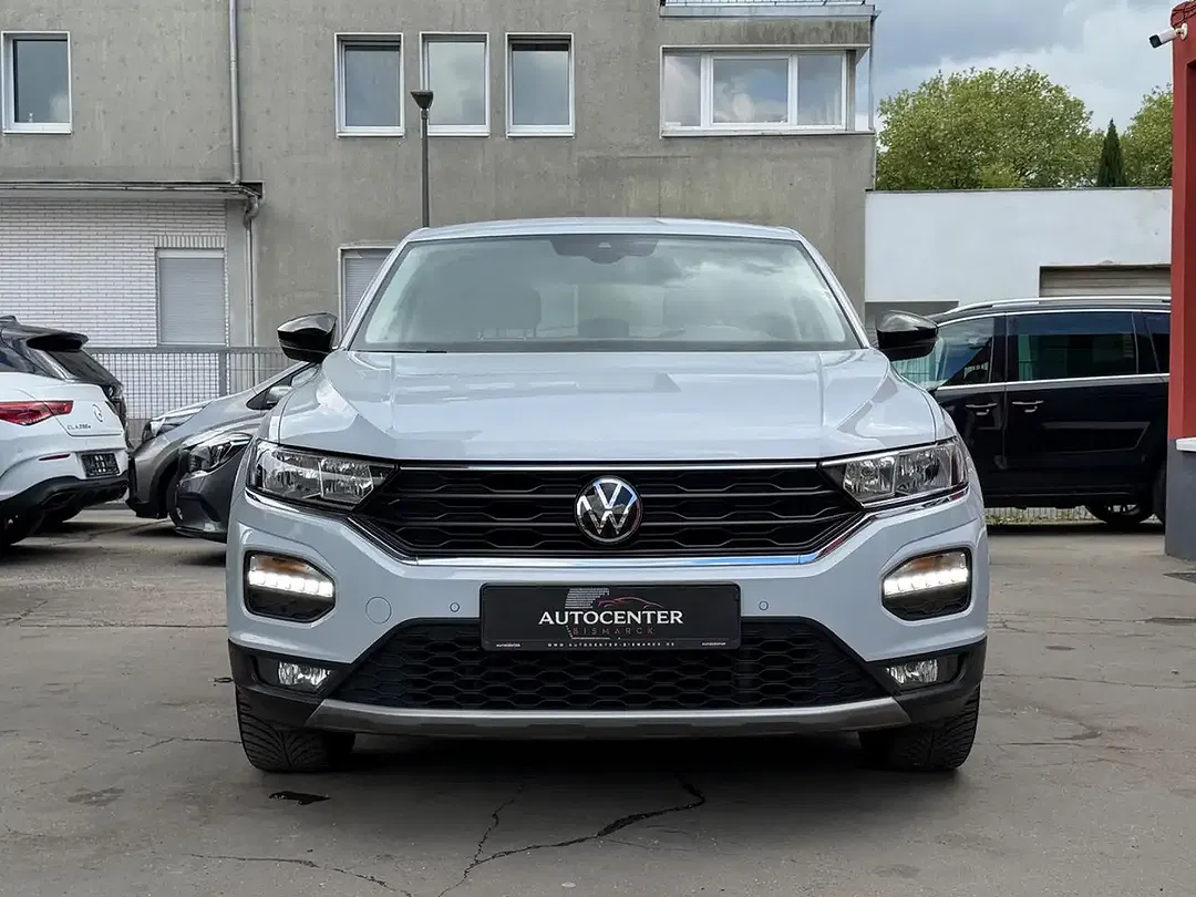 Volkswagen T-Roc - Thumbnail 3