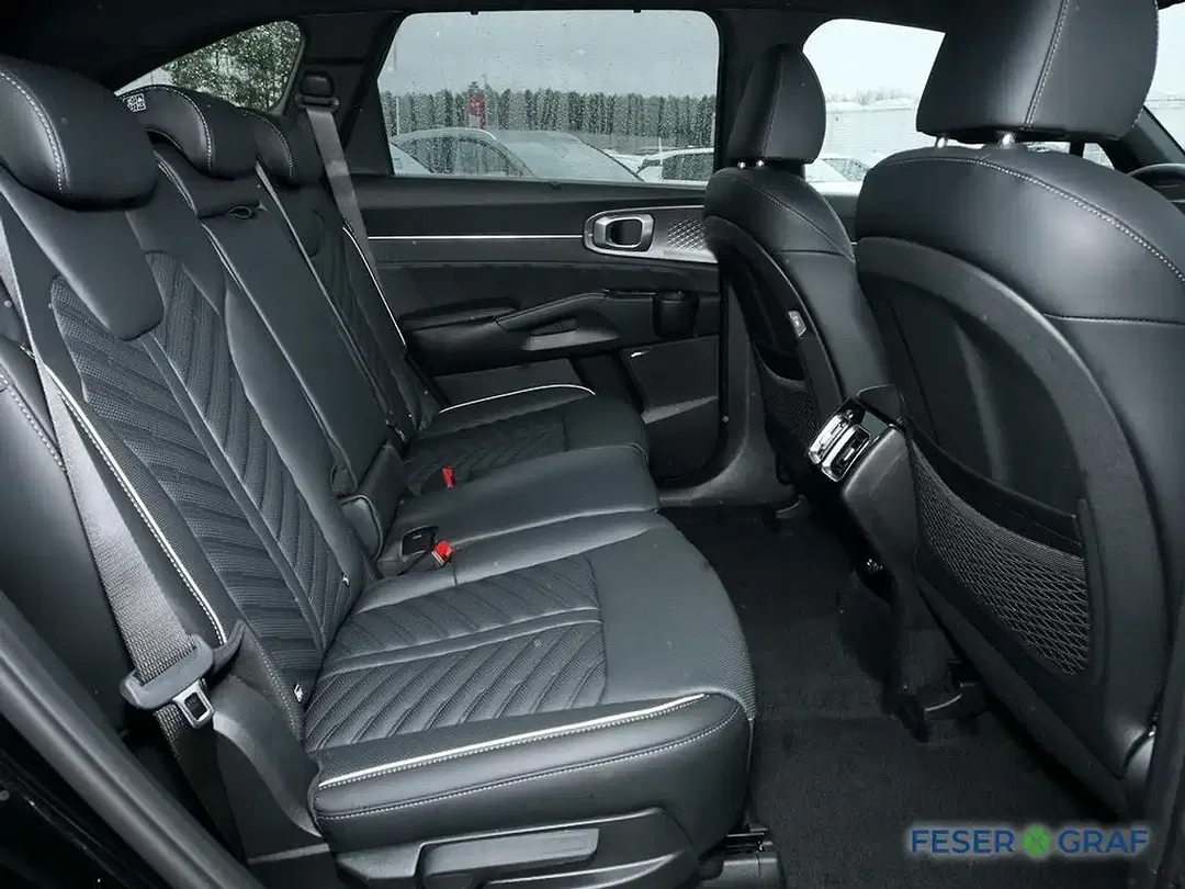 Kia Sorento - Thumbnail 5