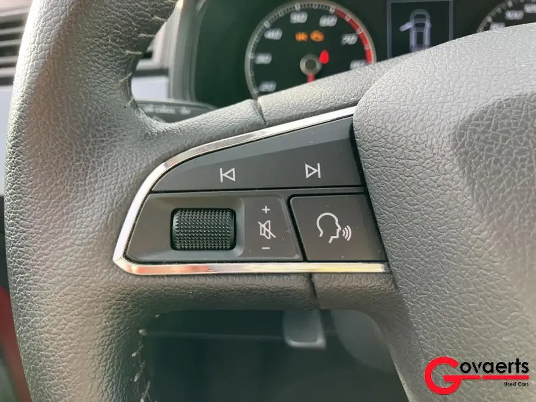 SEAT Arona - Thumbnail 10