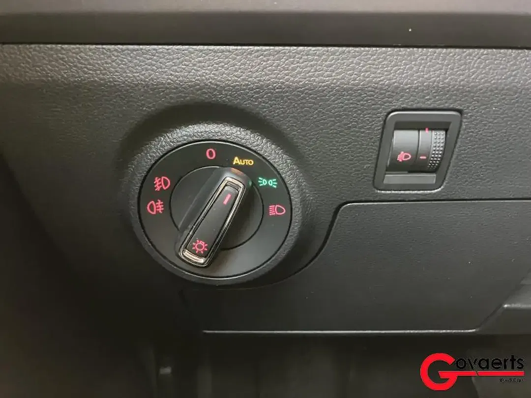 SEAT Arona - Thumbnail 13