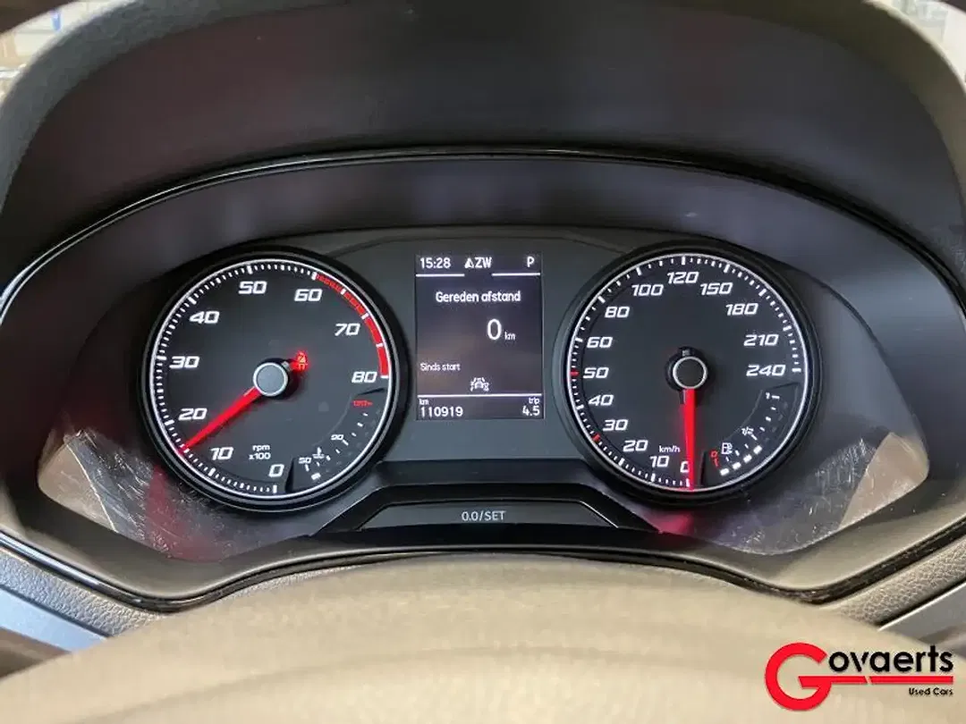 SEAT Arona - Thumbnail 9