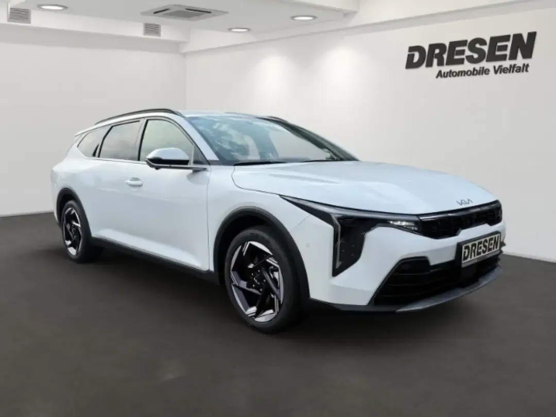 Kia K4 - Thumbnail 1
