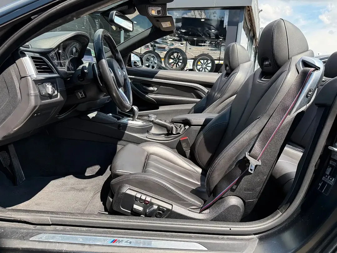 BMW M4 - Thumbnail 11