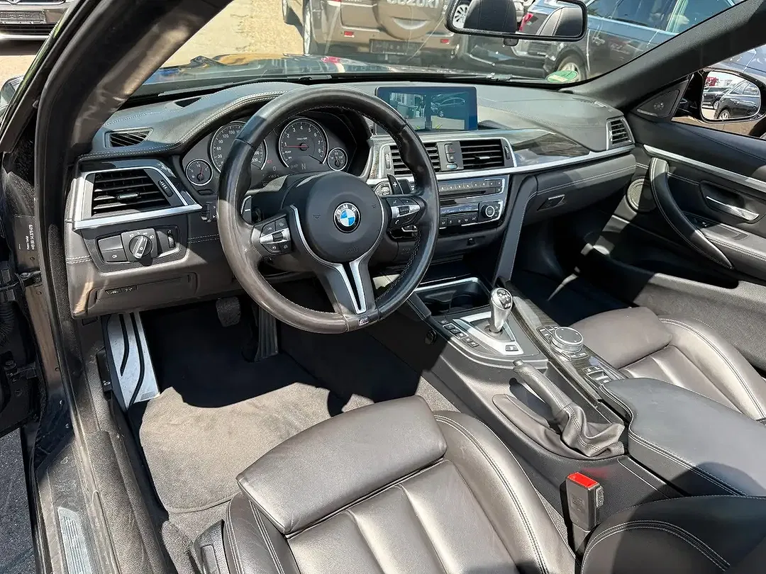 BMW M4 - Thumbnail 12