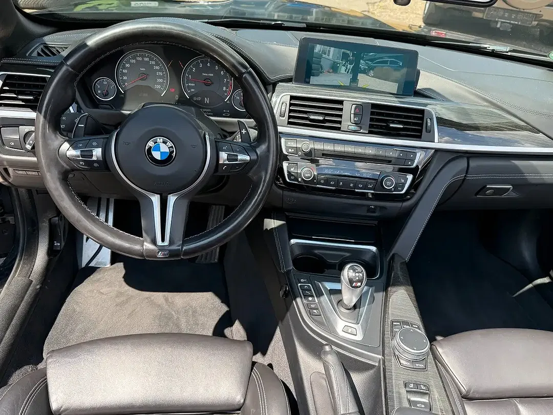 BMW M4 - Thumbnail 13