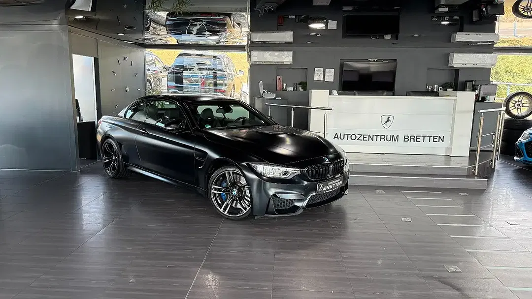 BMW M4 - Thumbnail 2