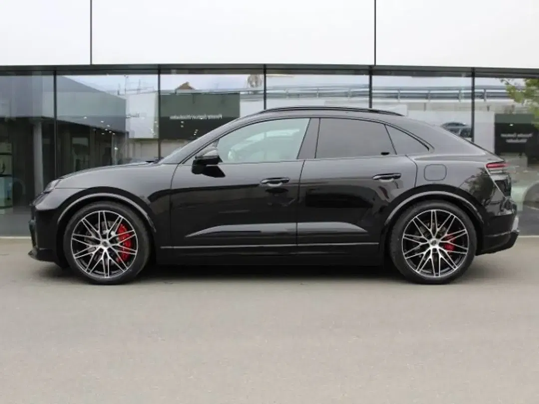 Porsche Macan - Thumbnail 2
