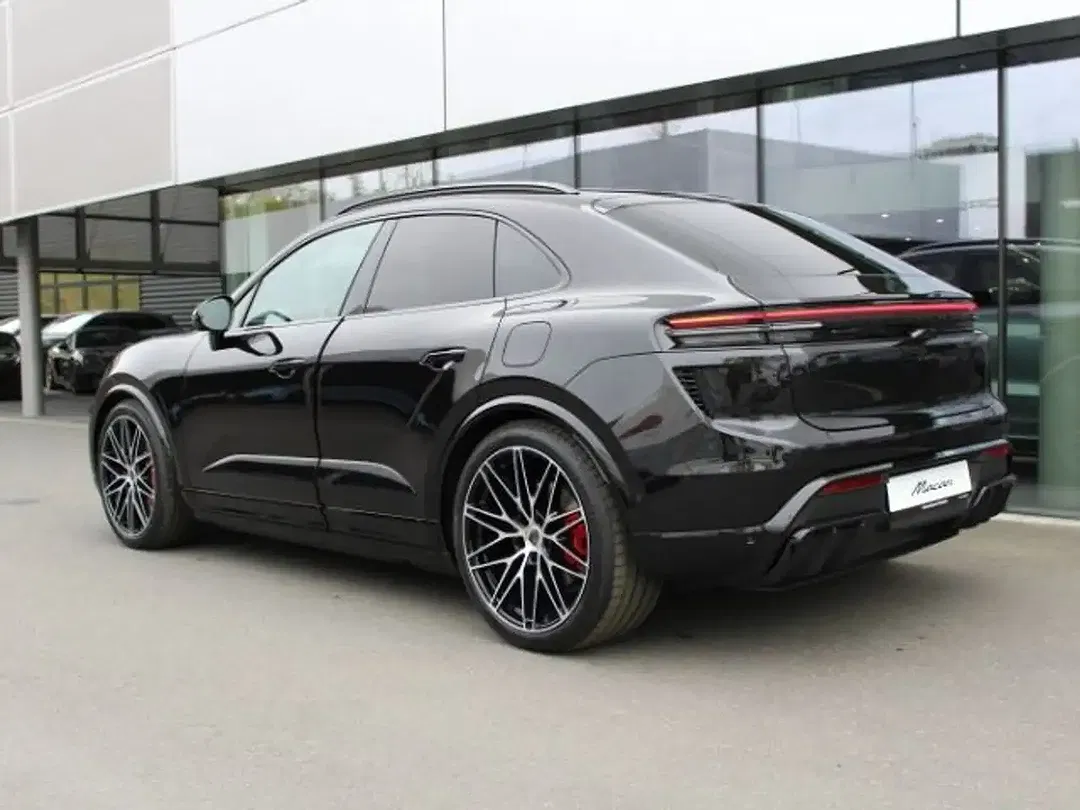 Porsche Macan - Thumbnail 3