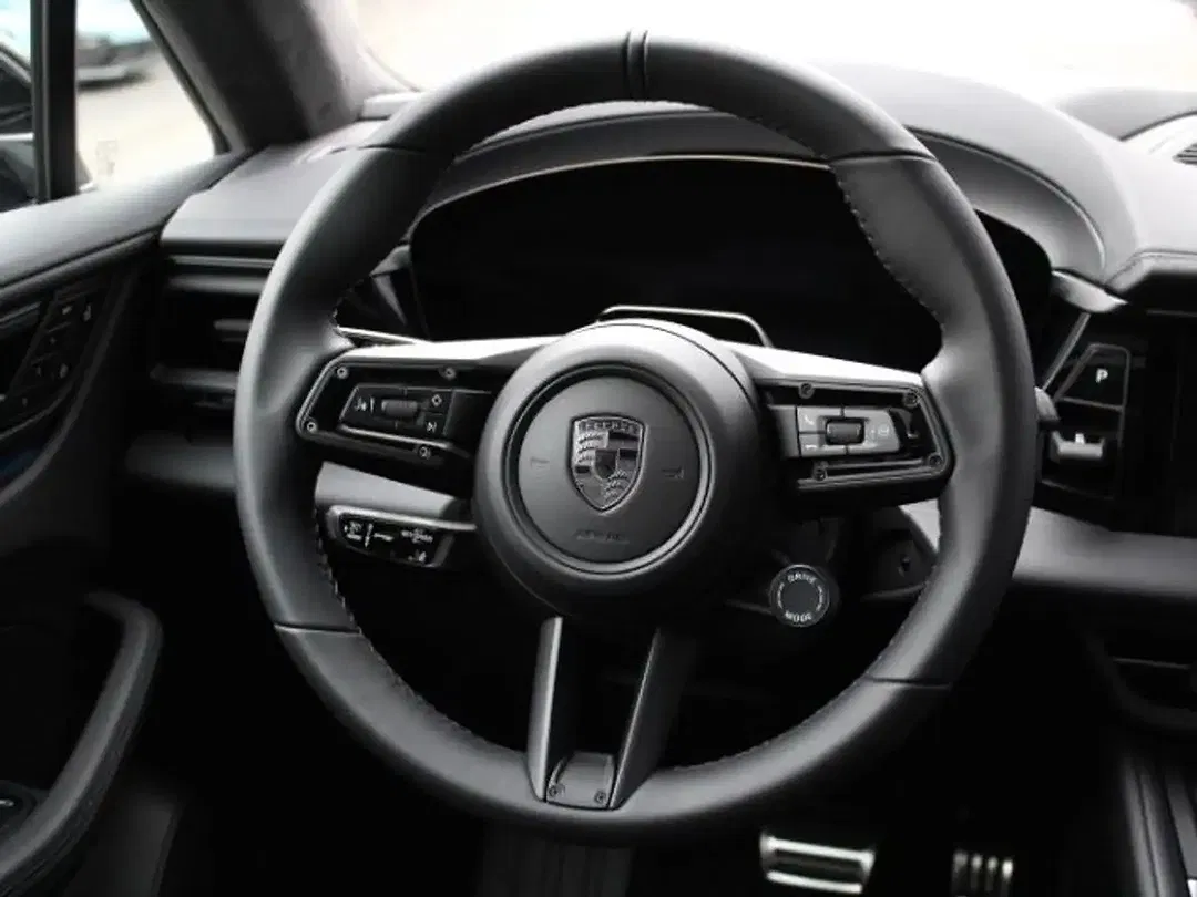 Porsche Macan - Thumbnail 5