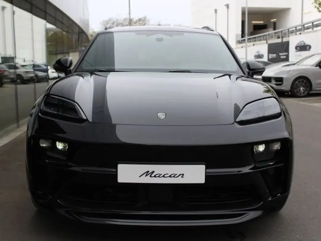 Porsche Macan - Thumbnail 6