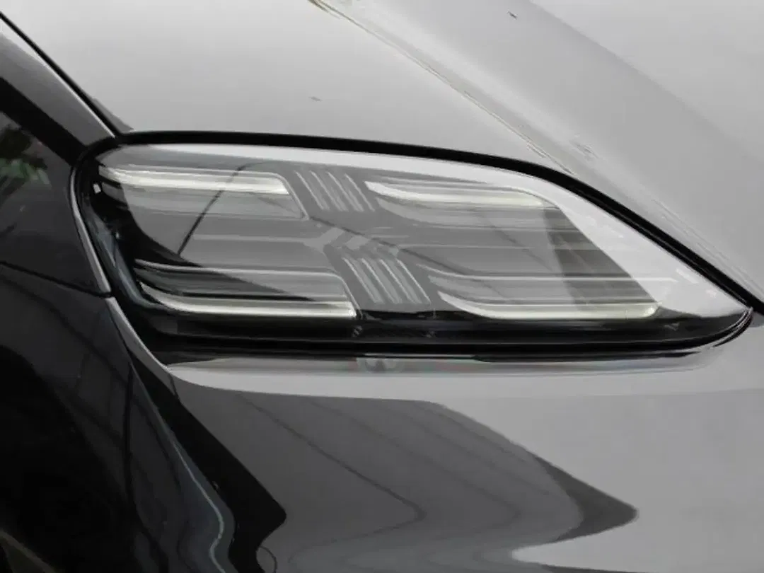 Porsche Macan - Thumbnail 7