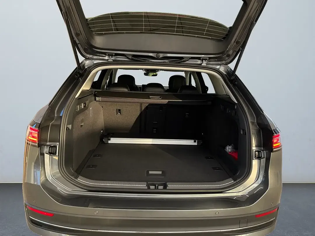 Volkswagen Passat Variant - Thumbnail 13
