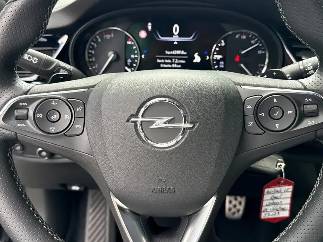 Opel Insignia - Thumbnail 11