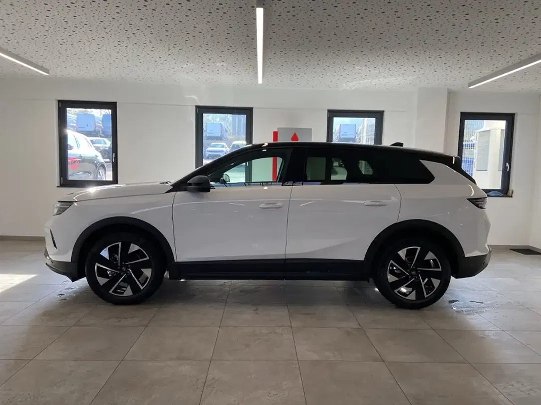 Opel Grandland - Thumbnail 2