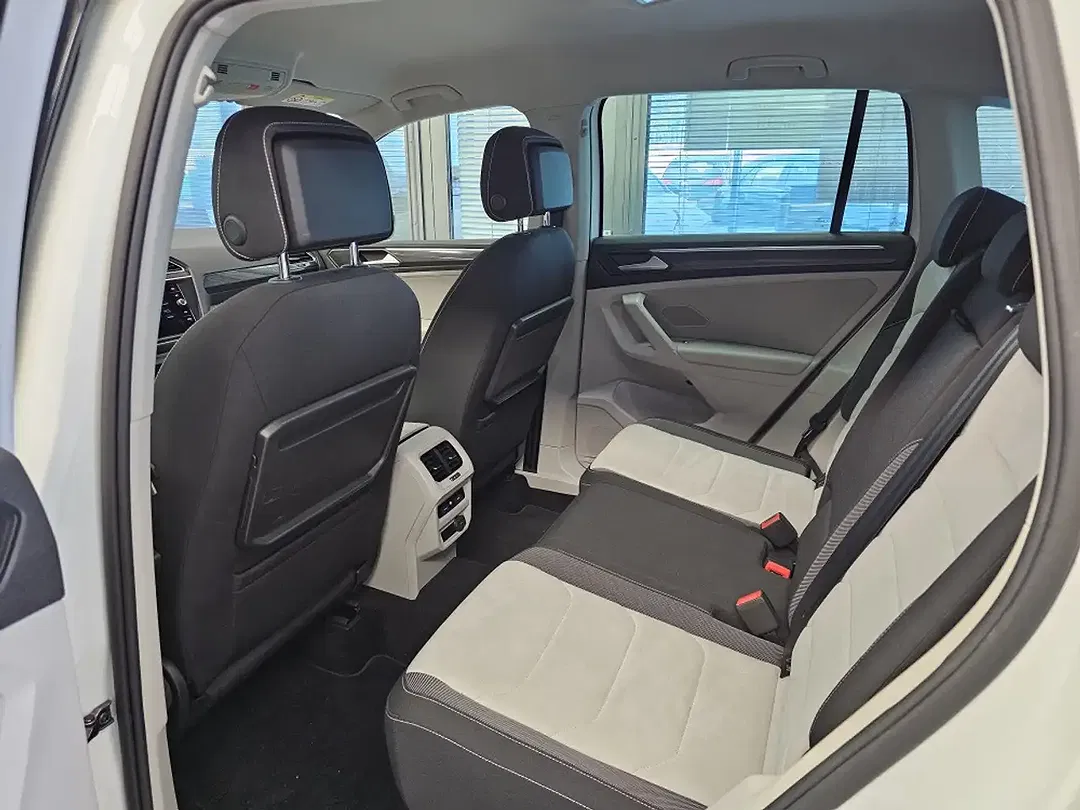 Volkswagen Tiguan - Thumbnail 9