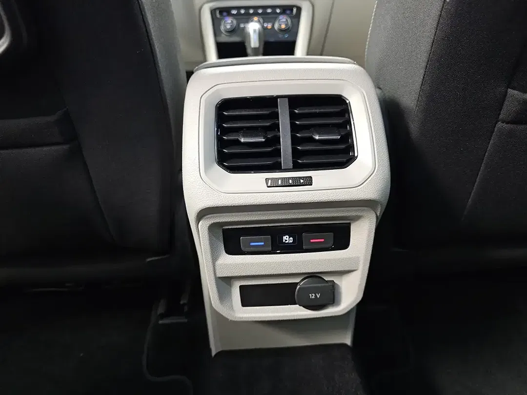 Volkswagen Tiguan - Thumbnail 10
