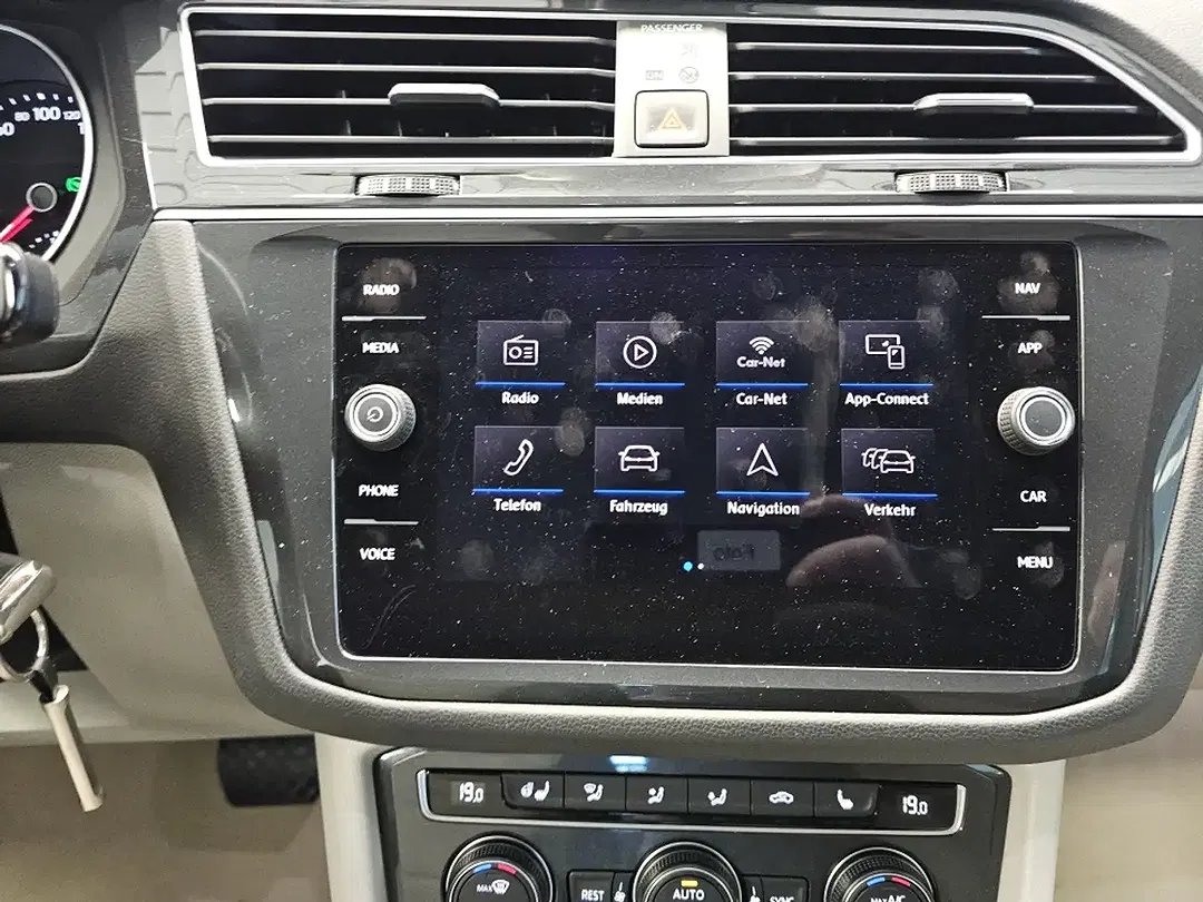 Volkswagen Tiguan - Thumbnail 14