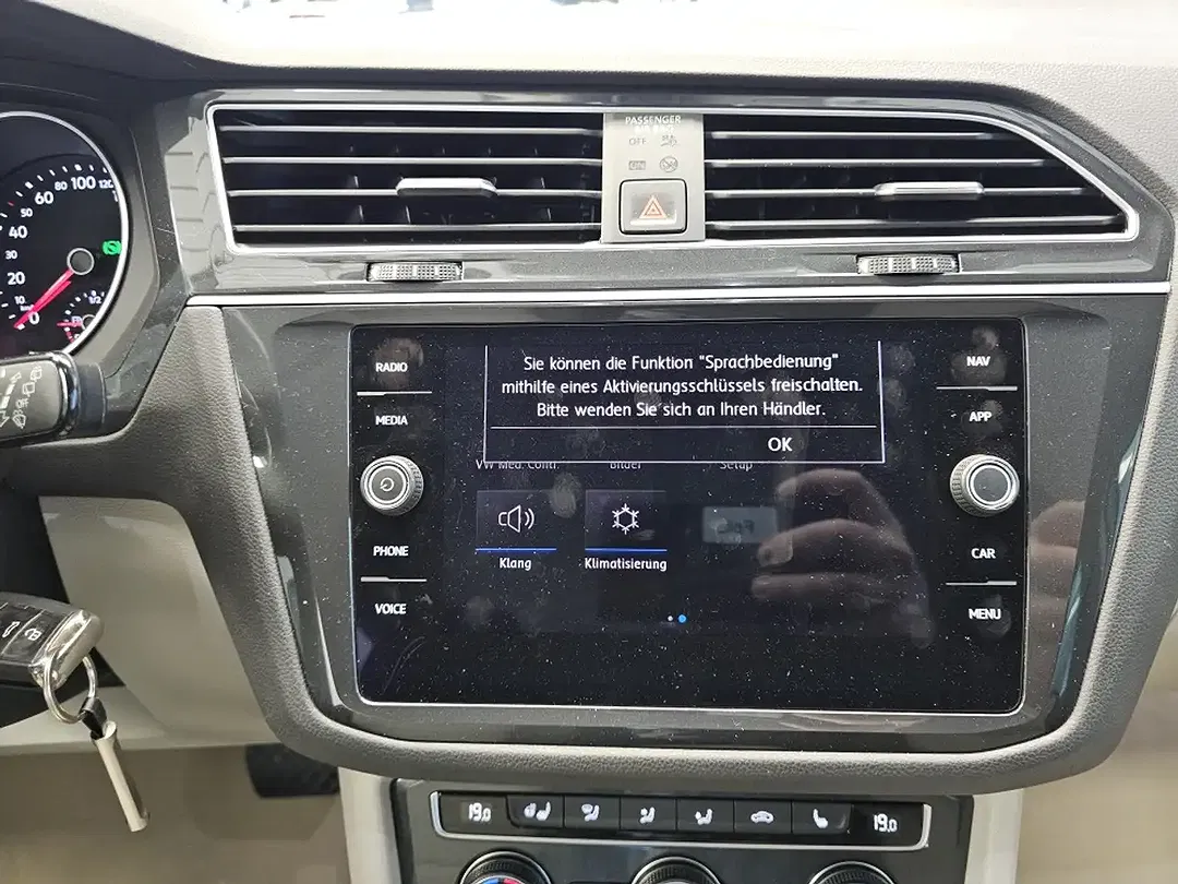 Volkswagen Tiguan - Thumbnail 16