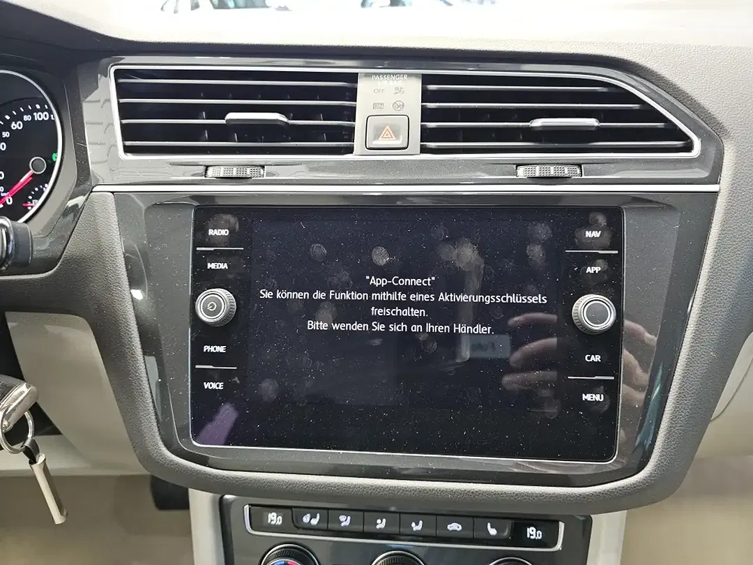 Volkswagen Tiguan - Thumbnail 17