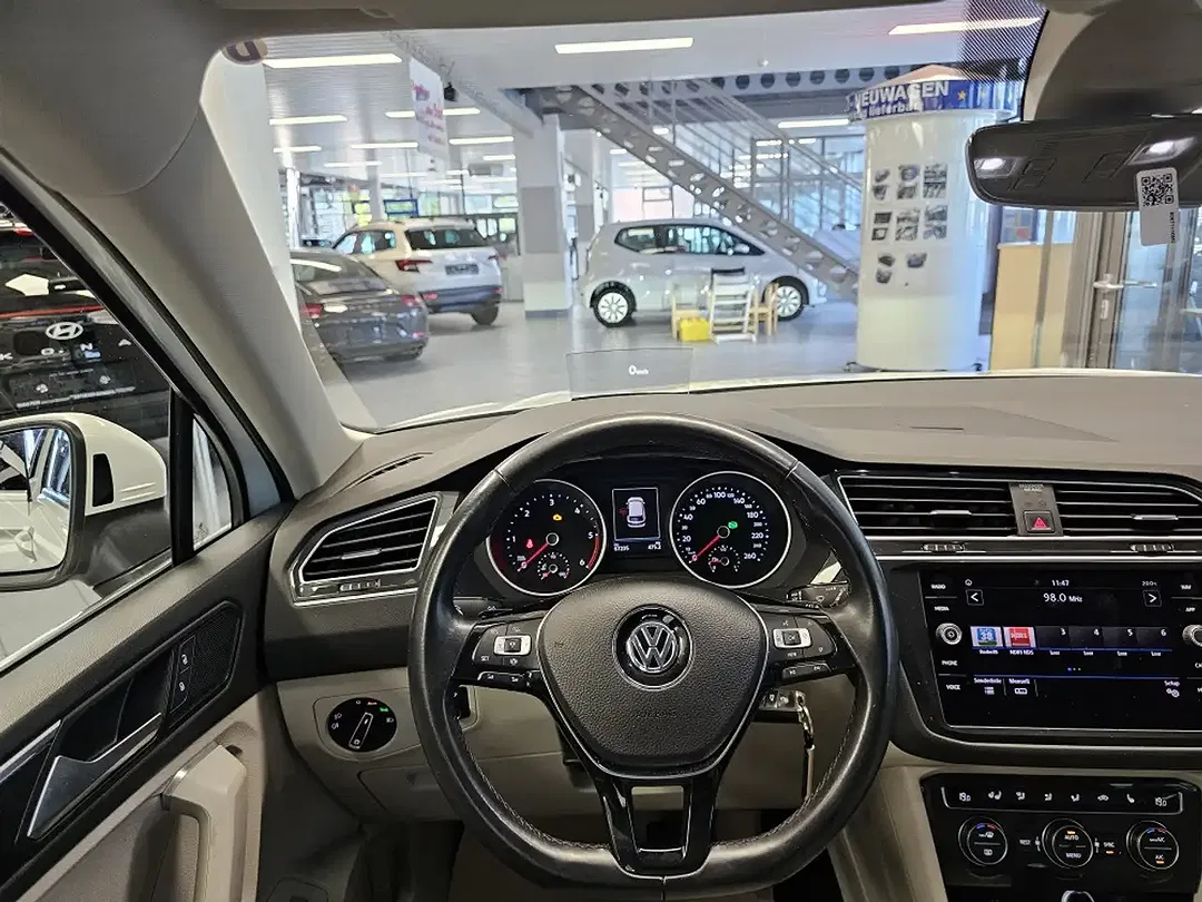 Volkswagen Tiguan - Thumbnail 23