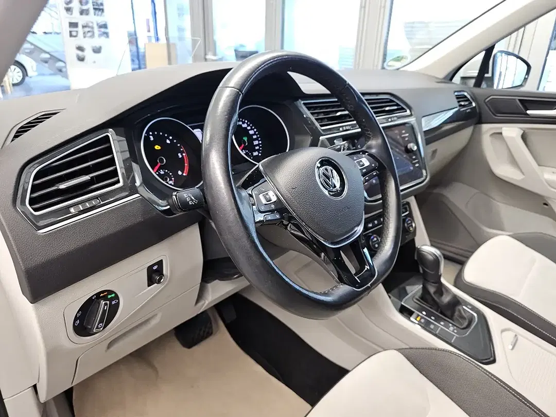 Volkswagen Tiguan - Thumbnail 25