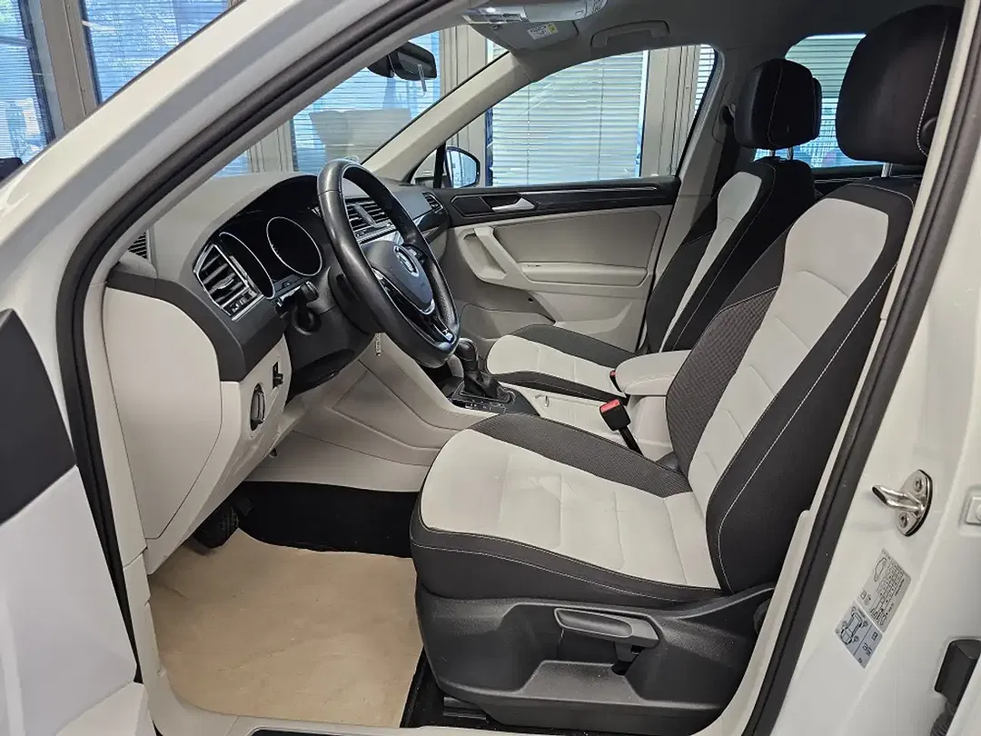 Volkswagen Tiguan - Thumbnail 26