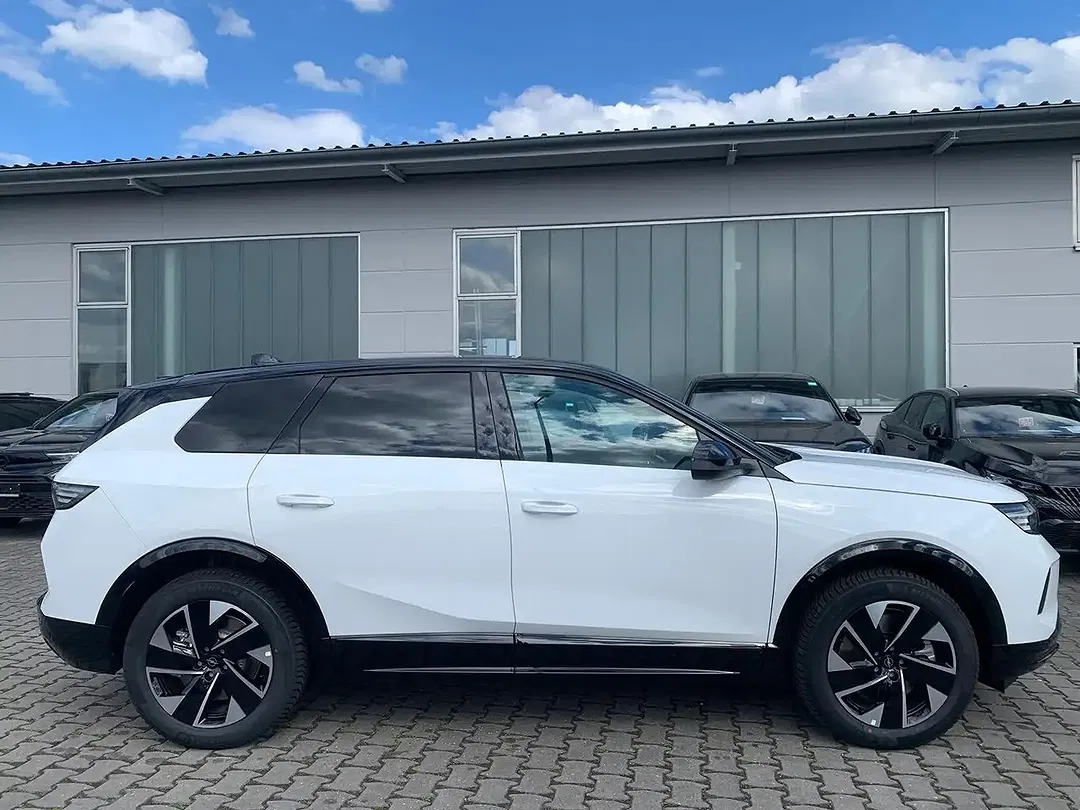 Opel Grandland X - Thumbnail 3