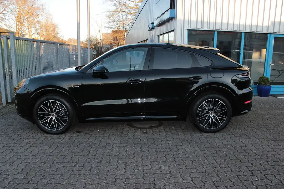 Porsche Cayenne - Thumbnail 3