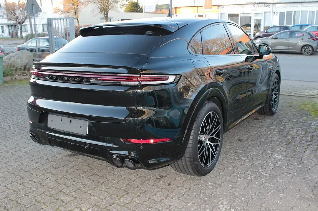 Porsche Cayenne - Thumbnail 6