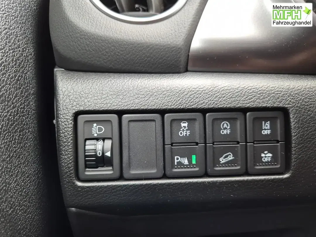 Suzuki Vitara - Thumbnail 14