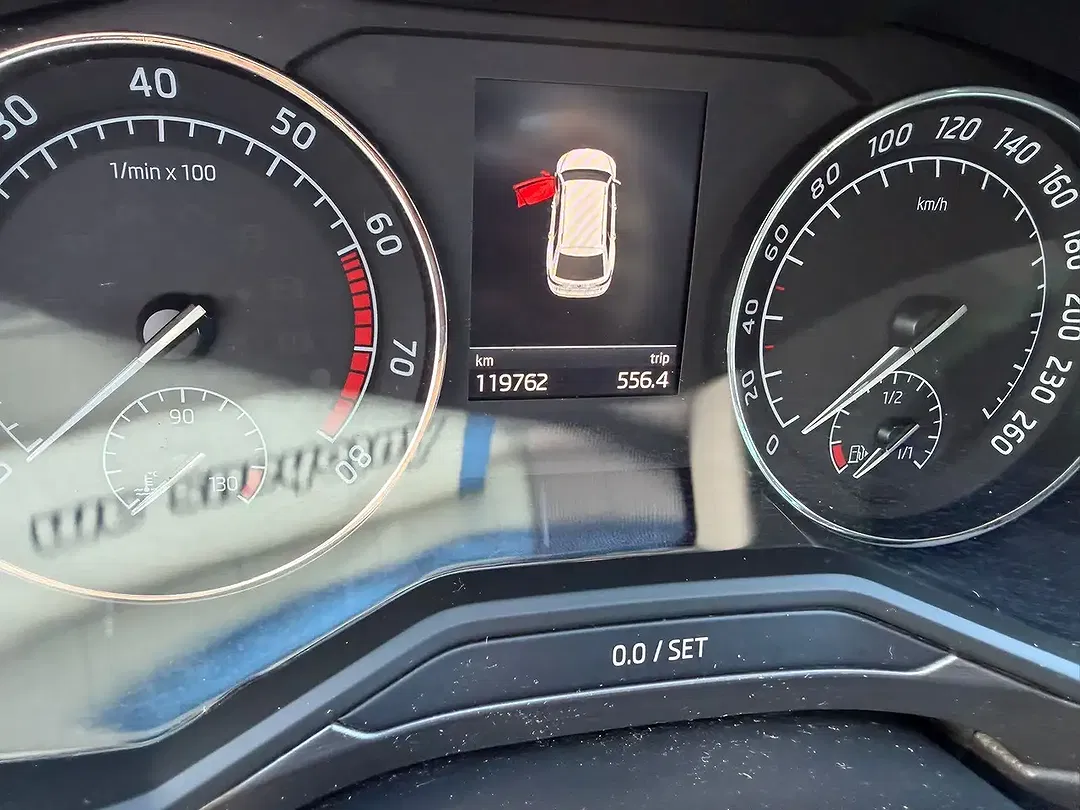 Skoda Superb - Thumbnail 12