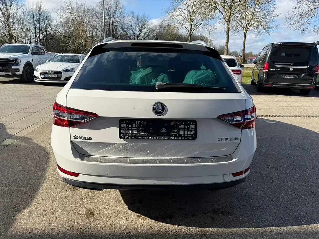 Skoda Superb - Thumbnail 5