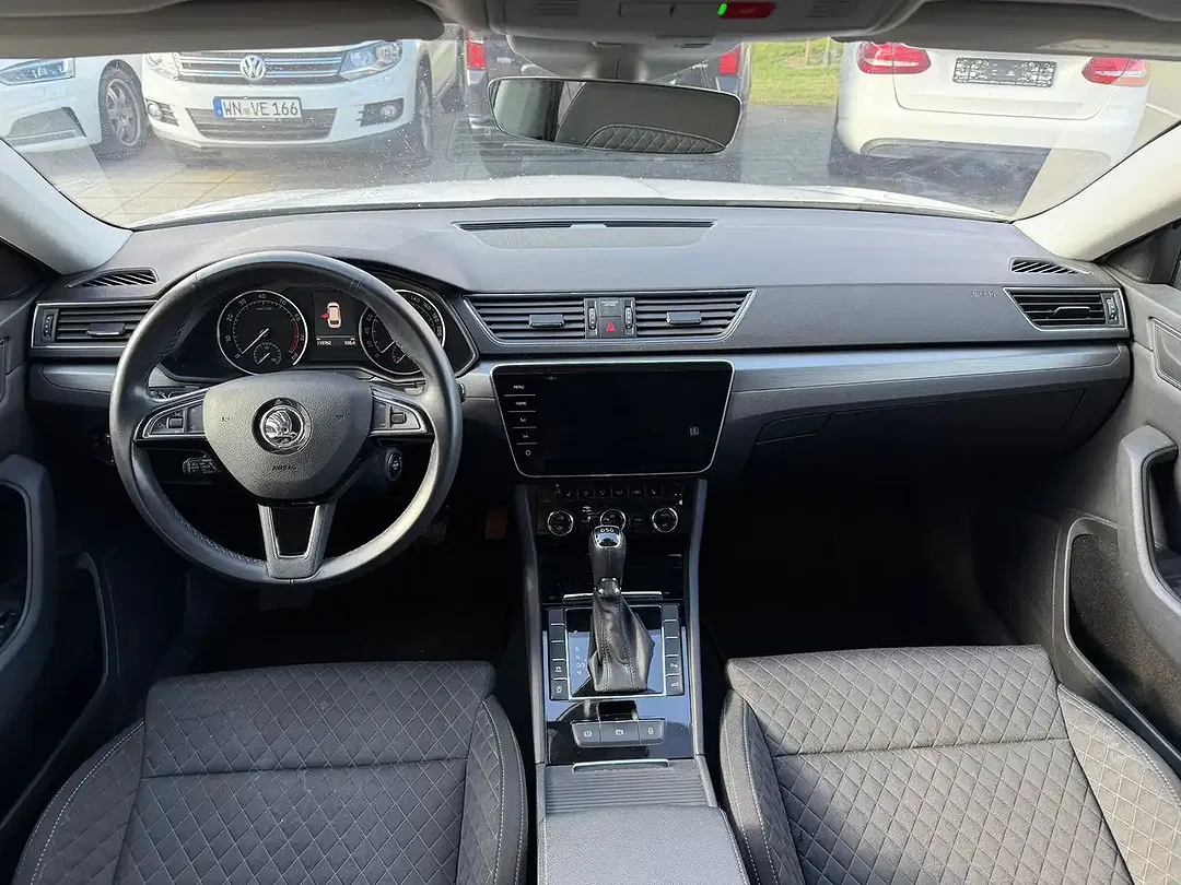 Skoda Superb - Thumbnail 9