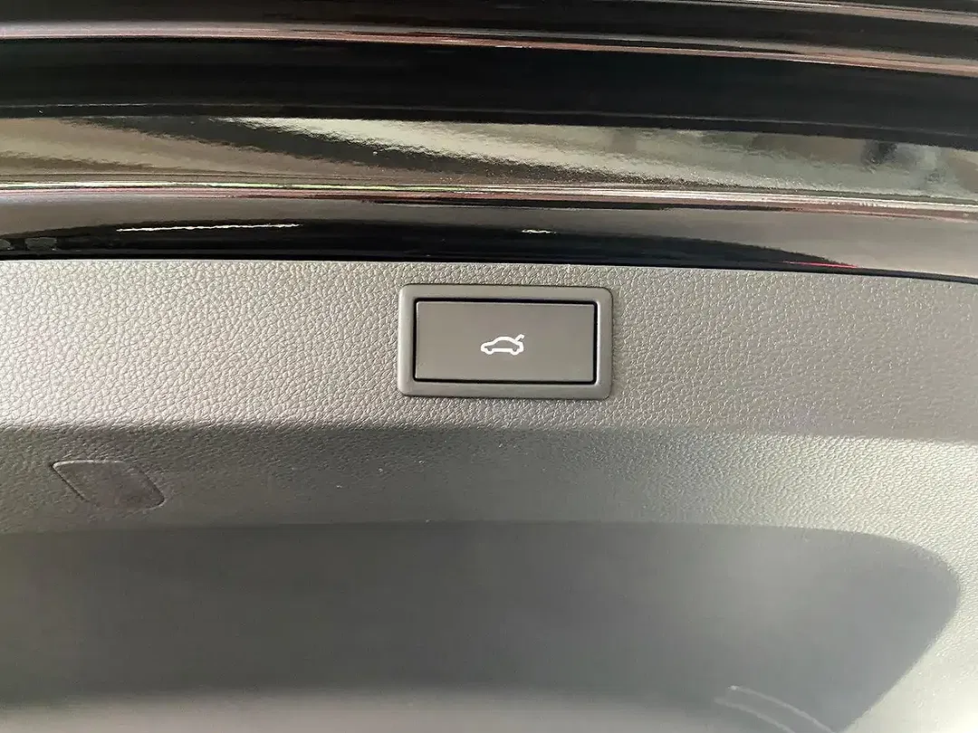 Skoda Karoq - Thumbnail 7