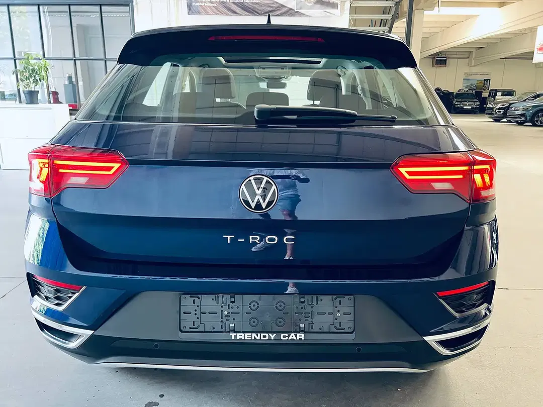 Volkswagen T-Roc - Thumbnail 3