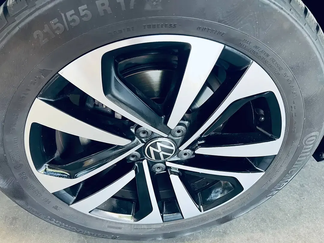 Volkswagen T-Roc - Thumbnail 8