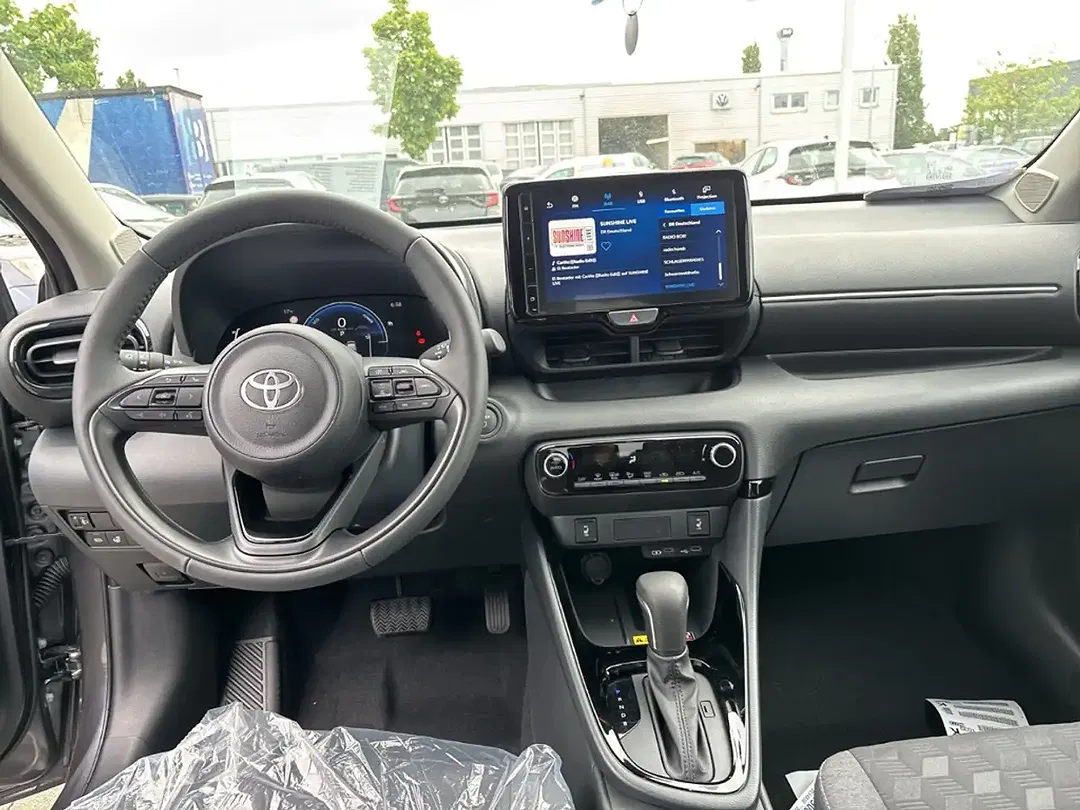 Toyota Yaris - Thumbnail 12