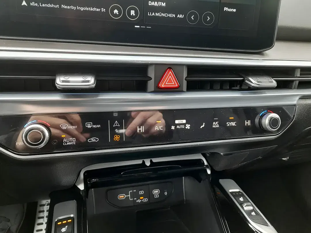 Kia Sorento - Thumbnail 12