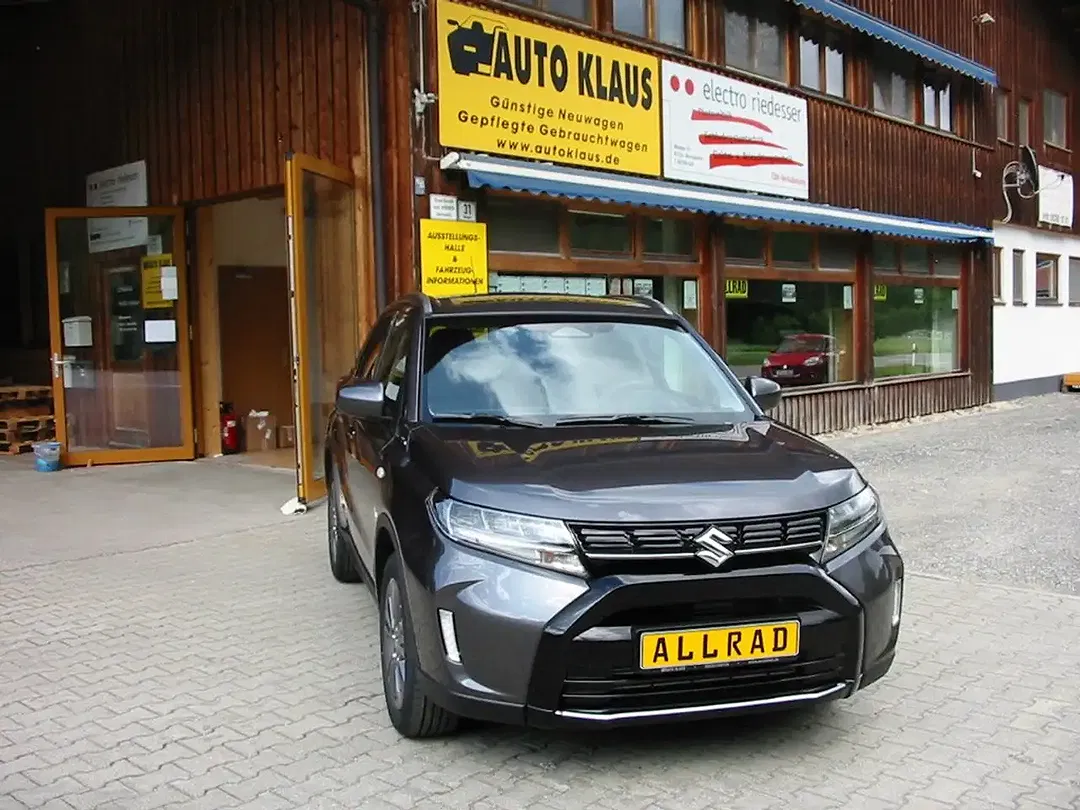 Suzuki Vitara - Thumbnail 1