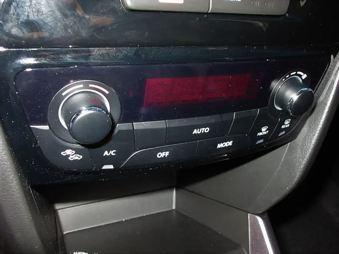 Suzuki Vitara - Thumbnail 13