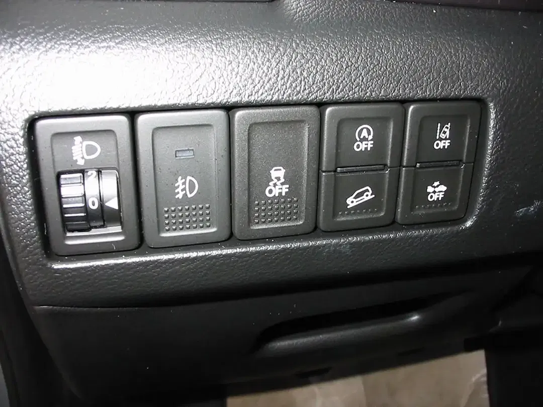 Suzuki Vitara - Thumbnail 14