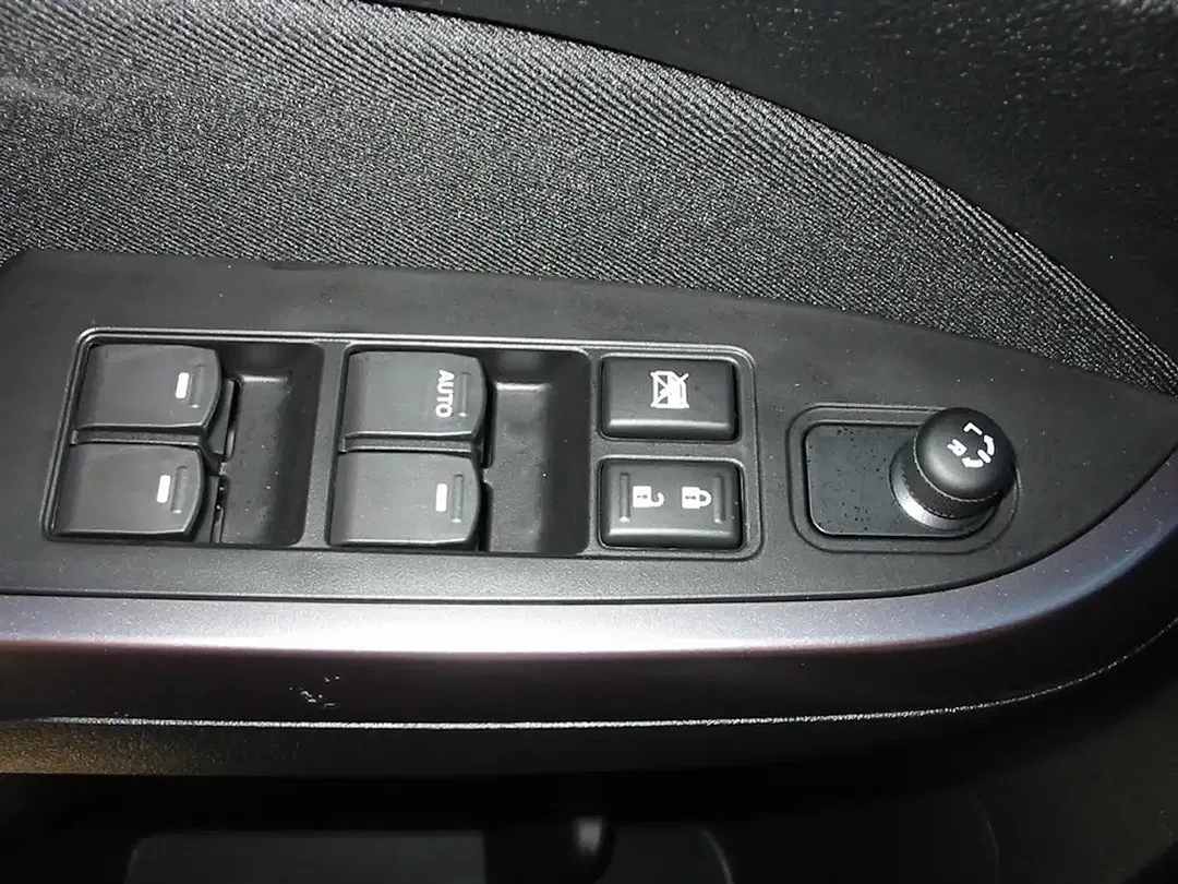 Suzuki Vitara - Thumbnail 15